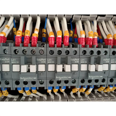 Dynamic Mixing Head Formed in Place Polyurethane Dispensing Machine